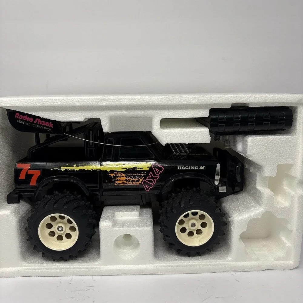 Vintage Radio Shack 4x4 Off Roader RC Truck 60-4046 Remote Tested w/ Box